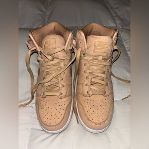 NEW!! Nike Dunk High Premium
Vachetta Tan
Size W 9 / M 7.5
Style DX2044-201